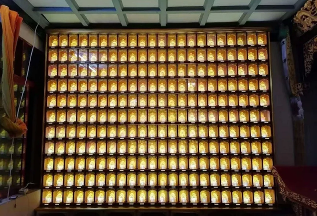 萬(wàn)佛墻大佛龕尺寸如何計(jì)算，要把握哪幾個(gè)點(diǎn)？